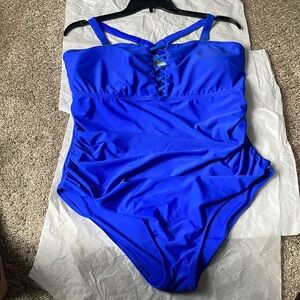 One piece swimsuit, color blue , size 20 W